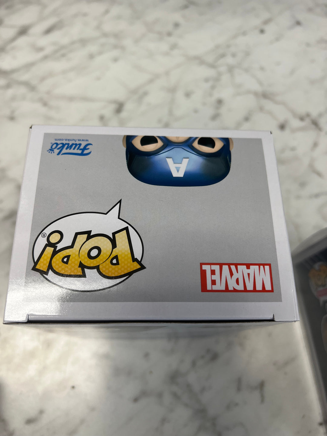 Funko Pop! Captain America #1198 Glow GITD Volcano X Exclusive Avengers Endgame FP1231