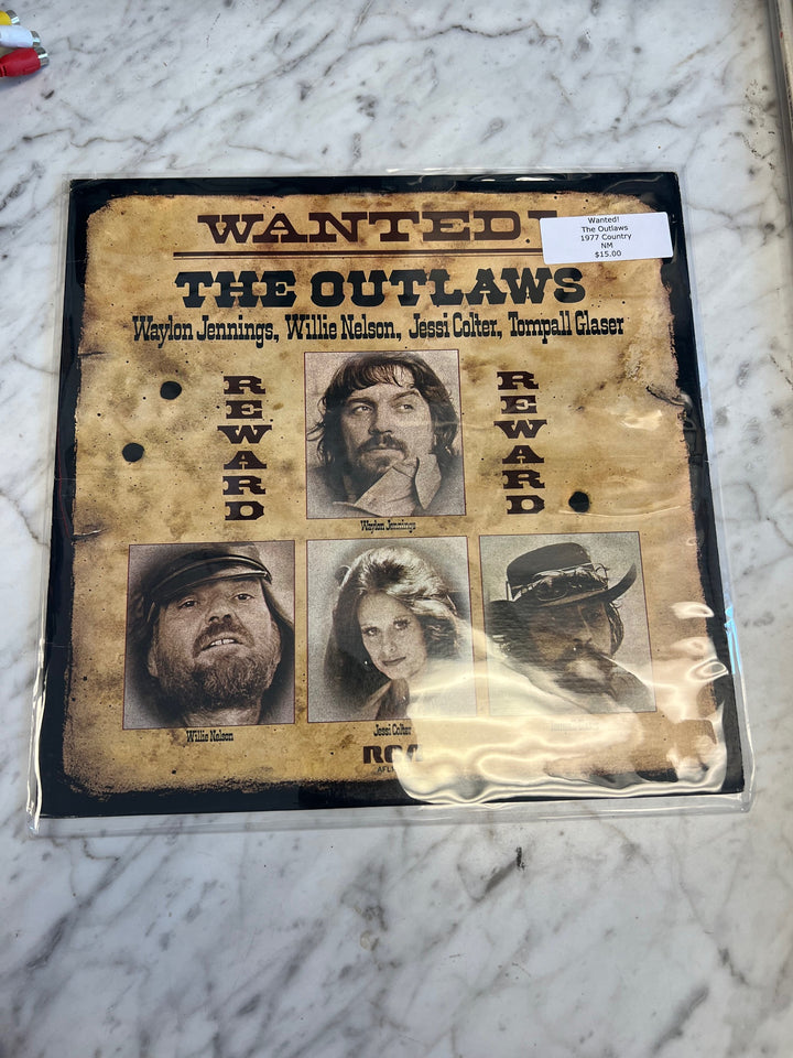 The Outlaws - Wanted - Willie Nelson et tal (NM) Condition Vinyl Record  VR42425