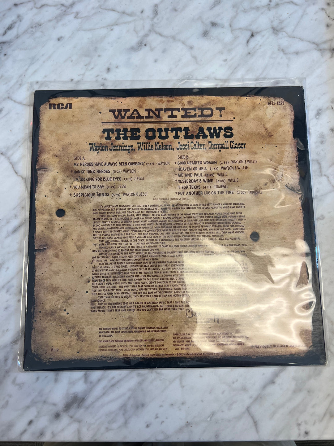The Outlaws - Wanted - Willie Nelson et tal (NM) Condition Vinyl Record  VR42425