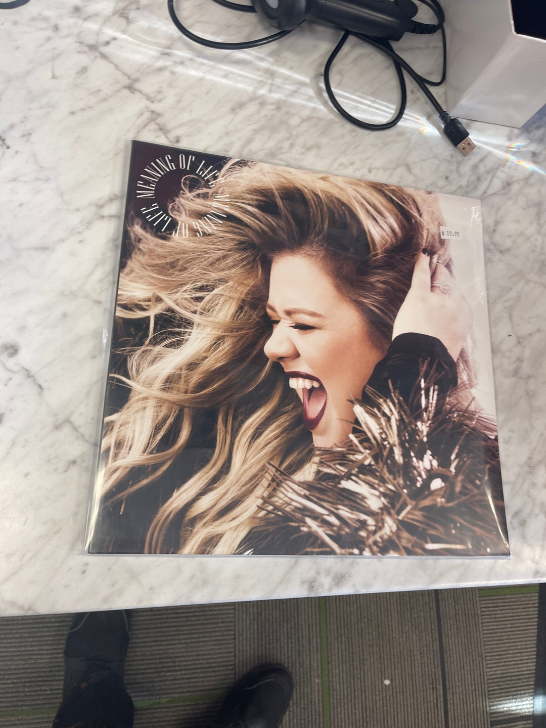 Kelly Clarkson - Meaning of Life  (NM) Condition Vinyl Record  VR12825