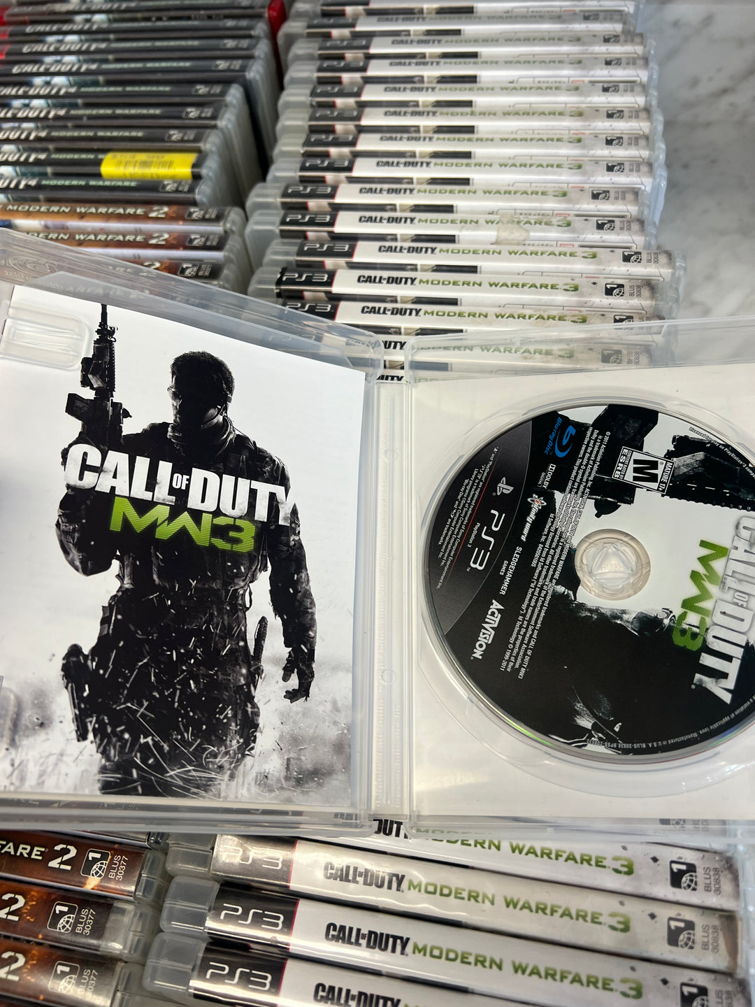 Call of Duty Modern Warfare 3 for Sony Playstation 3 PS3 in case. Tested and Working.     DO61224