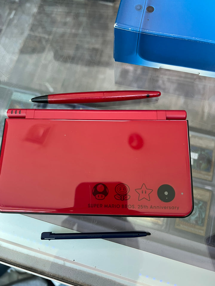 Nintendo DSi Console CON72825