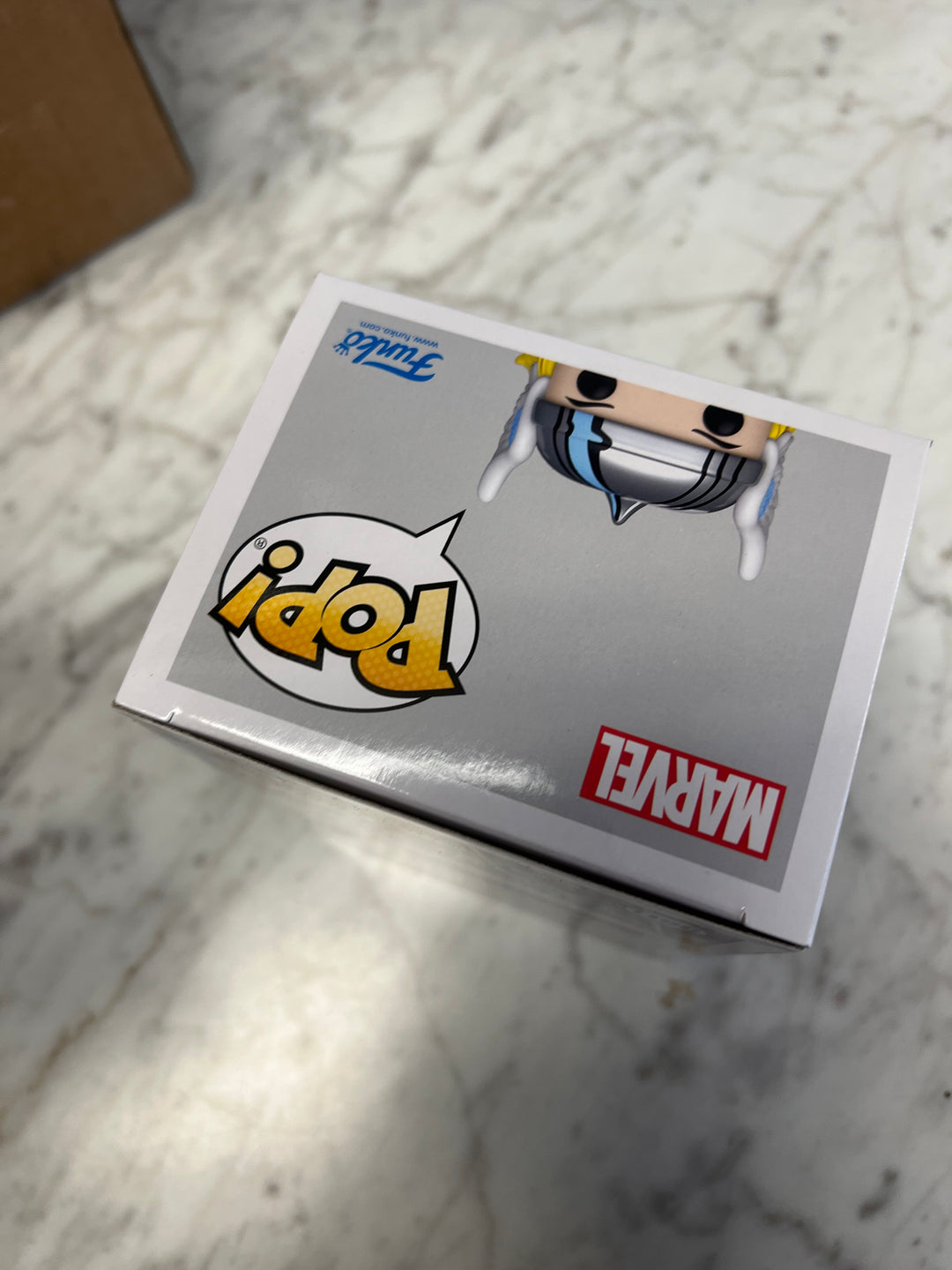 Funko Pop! Thor #1190 with Pin Avengers Collection Amazon Exclusive  FP1231