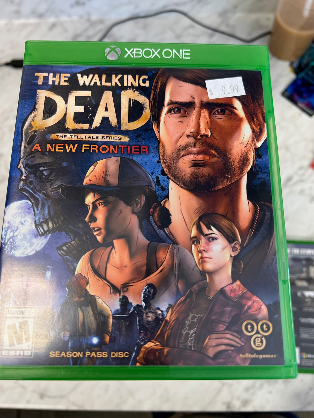 The Walking Dead: The Telltale Series - A New Frontier - Xbox One O42325
