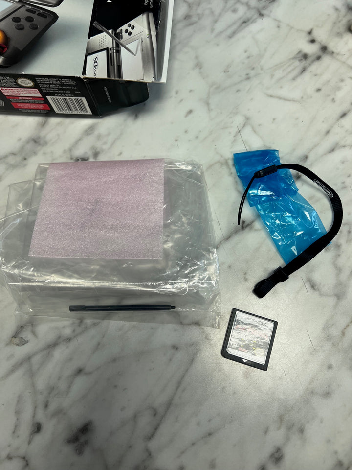 Nintendo DS Console BOX ONLY NO SYSTEM w/ Metroid Prime Hunters First Hunt UA101425