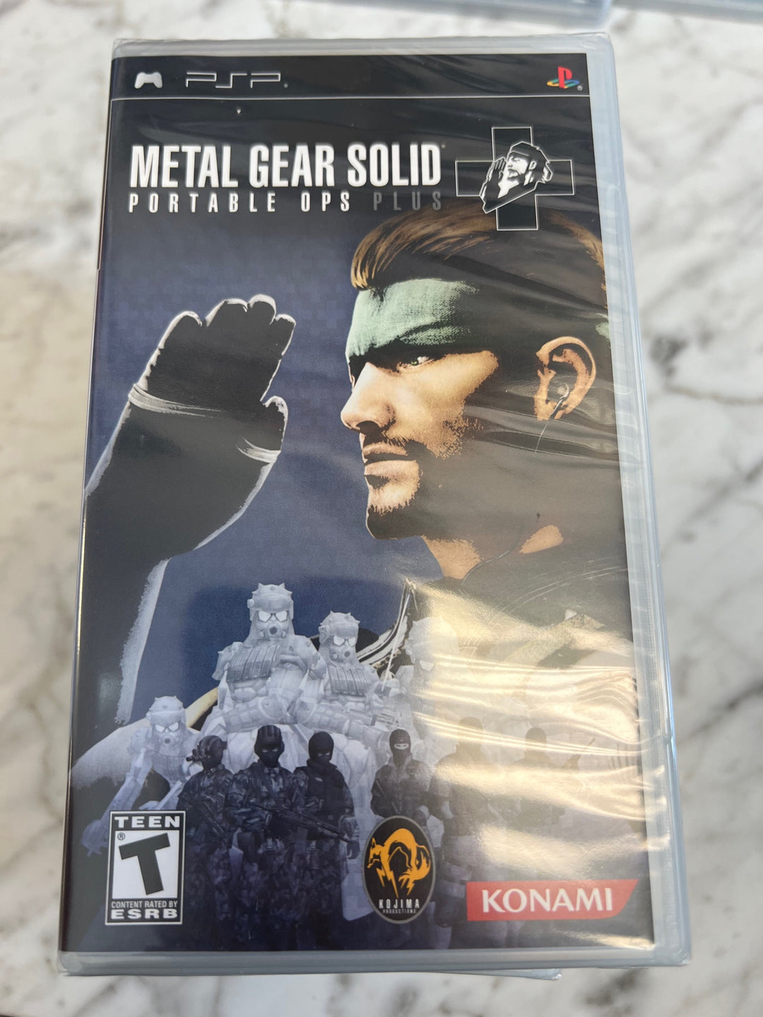 METAL GEAR SOLID - PORTABLE OPS PLUS - NOVO - PSP - World Colecionáveis METAL GEAR SOLID - PORTABLE OPS PLUS - NOVO - PSP - World Colecionáveis