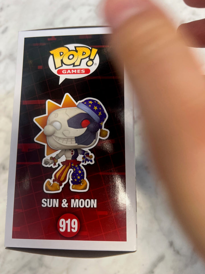 Funko Pop! Sun & Moon #919 Five Nights at Freddy's P72325