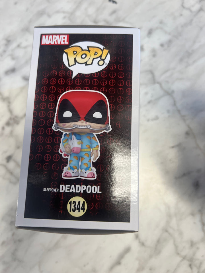 Funko Pop! Sleepover Deadpool #1344 Marvel P72325