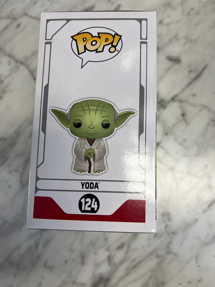 Funko Pop! Vinyl: Star Wars Yoda (Gold/Chrome) Celebration (Exclusive) #124 FP10124