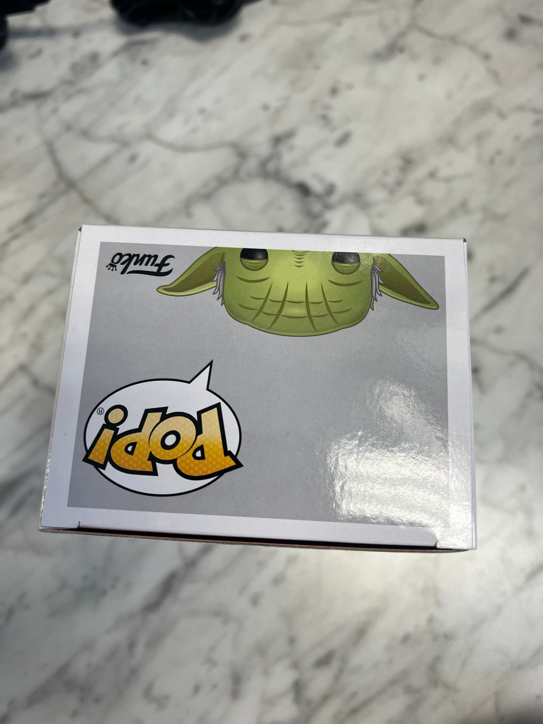 Funko Pop! Vinyl: Star Wars Yoda (Gold/Chrome) Celebration (Exclusive) #124 FP10124