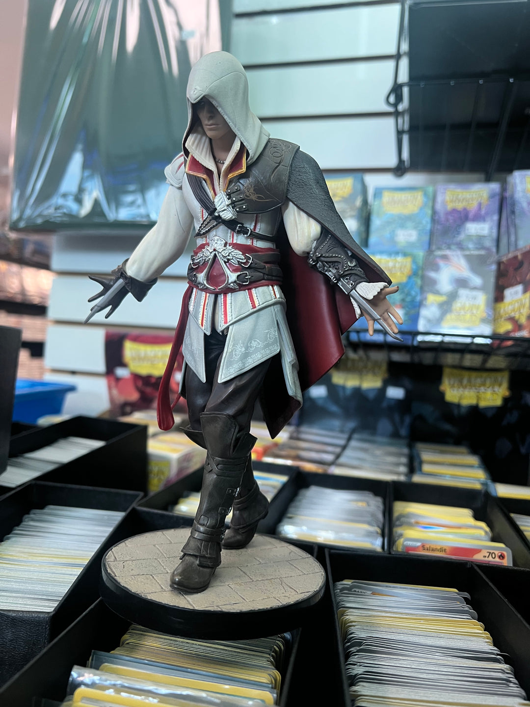 Assassins Creed II 2 Ezio Collector's Edition White Statue 9" Action Figure  PO9626