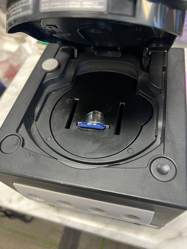 Gamecube Console with CubeODE installed - Plays games from SD Card