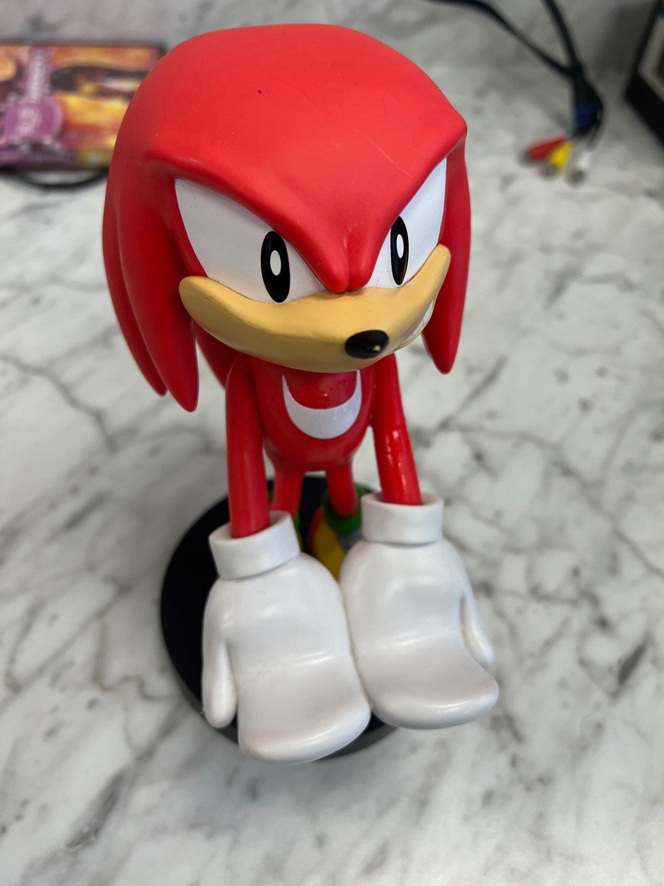 Cable Guys Exquisite Gaming Knuckles the Echidna Cell Phone and controller holder Sonic the Hedgehog