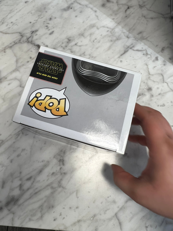 Funko Pop! Vinyl Star Wars #308 Kylo Ren Supreme Leader GITD Target Exclusive FP10124