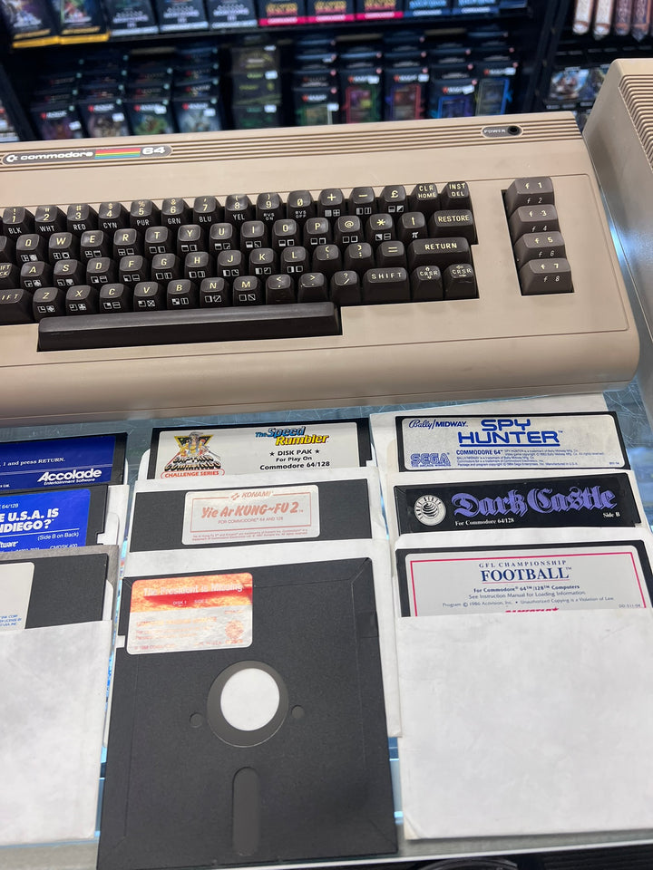 Commodore 64 with 1541 Disk Drive (Untested) and 20 Games Bundle  UA31926