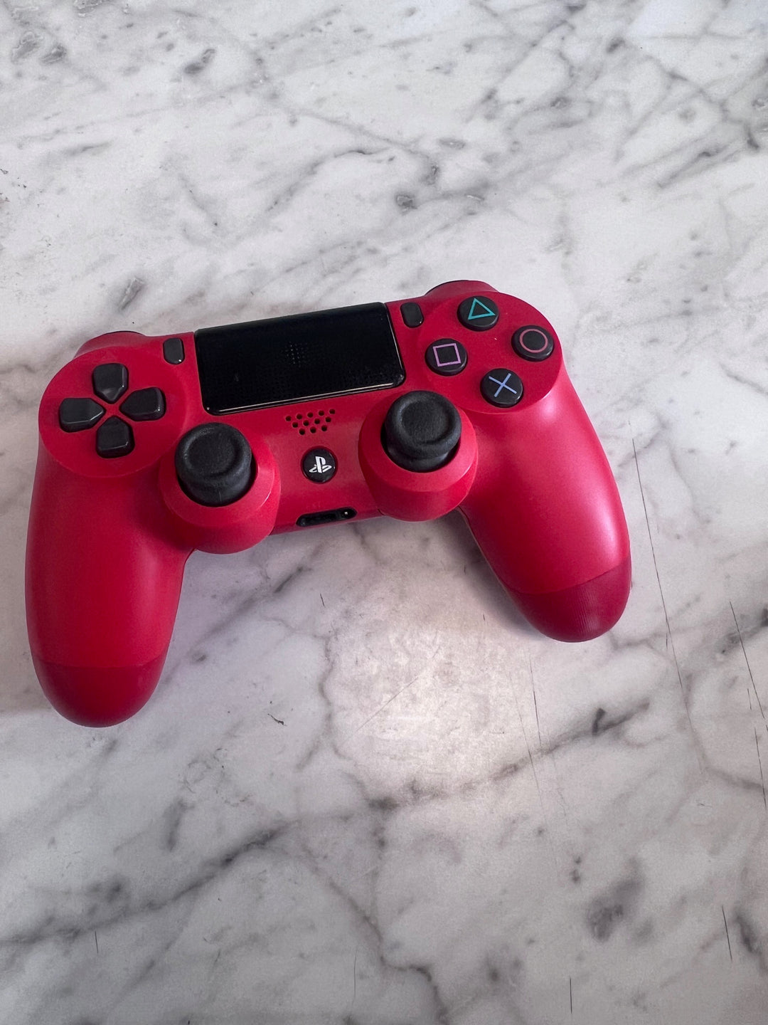 BROKEN FOR PARTS ONLY Red Dual Shock 4 Right Stick Stuck Down BR102425