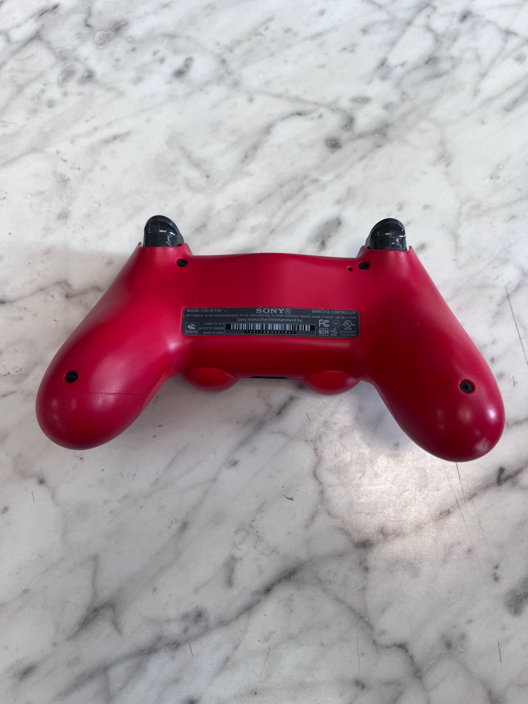 BROKEN FOR PARTS ONLY Red Dual Shock 4 Right Stick Stuck Down BR102425