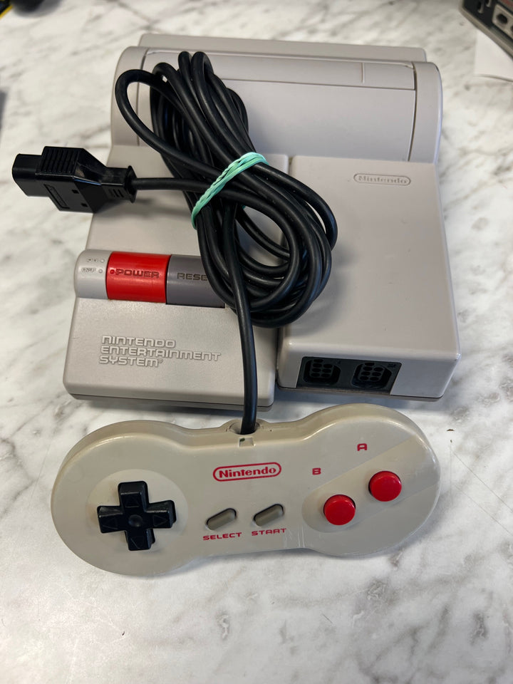 Nintendo Entertainment System NES Console   CON72825