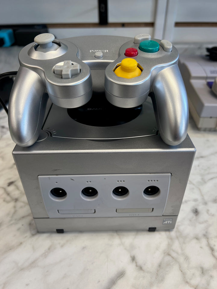 Nintendo GameCube Console   CON72825