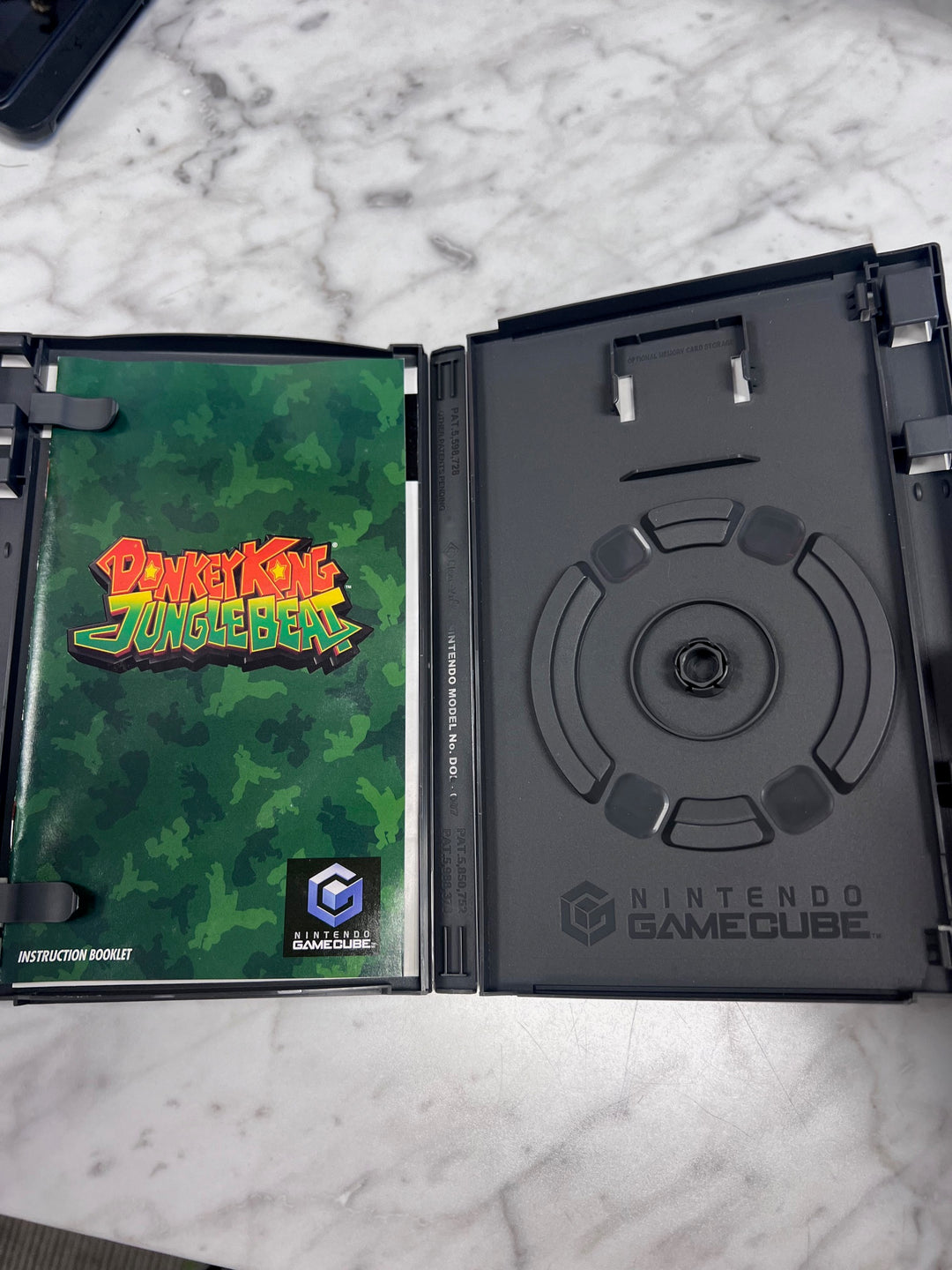Donkey Kong Jungle Beat Nintendo Gamecube CASE & MANUAL ONLY CO103025