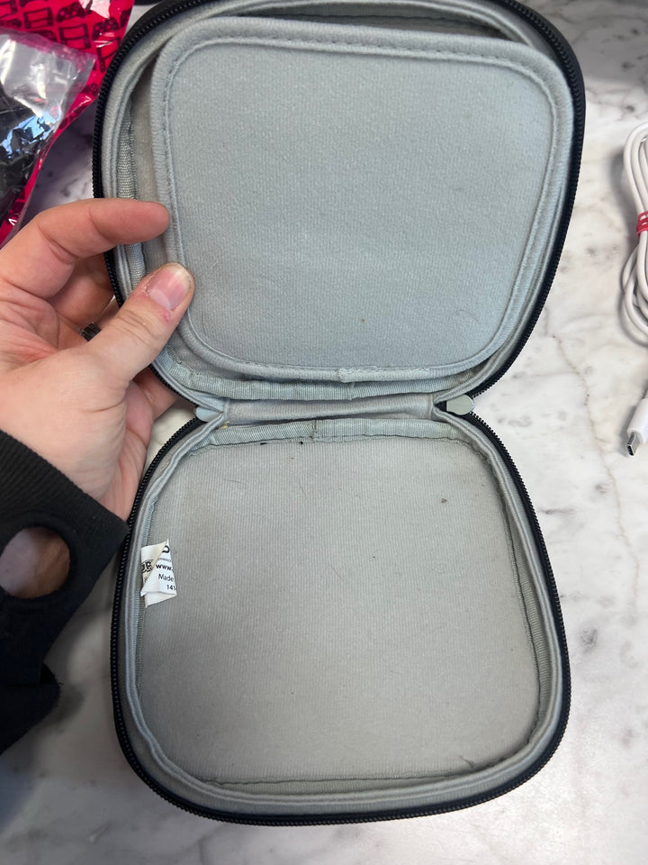 Official Nintendo 2DS Soft Carry Case Used Super Mario Red  UA103025