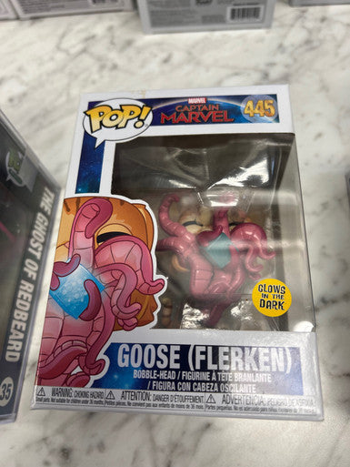 Goose Flerken Captain Marvel Glow in the Dark Funko Pop figure 445