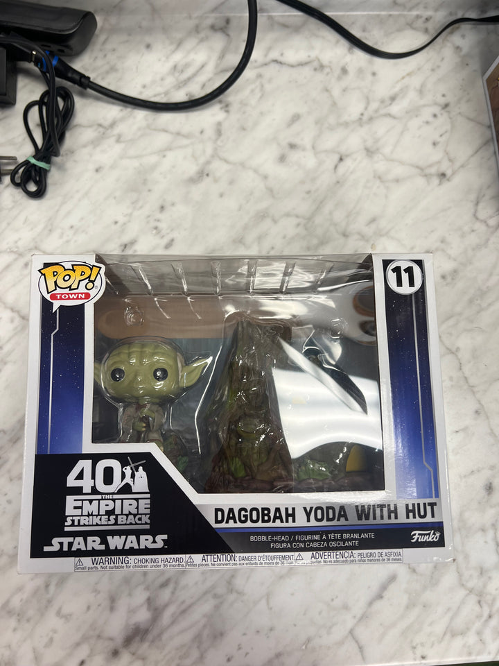 Funko Pop! ~ Dagobah Yoda With Hut ~ #11 ~ Star Wars The Empire Strikes Back FP101424