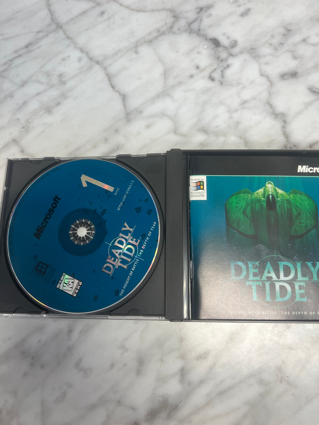 Deadly Tide Jewel Case PC CD-ROM    PC73124