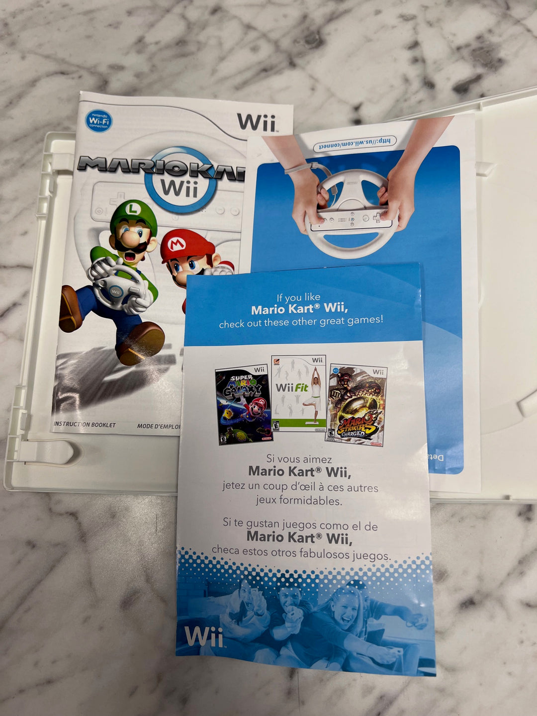 Mario Kart Wii (Water damaged) CASE & MANUAL ONLY MO11425
