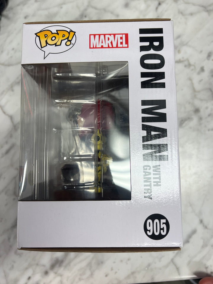 Funko Pop! Deluxe: Marvel - Iron Man with Gantry (Glows in the Dark) #905 FP101424