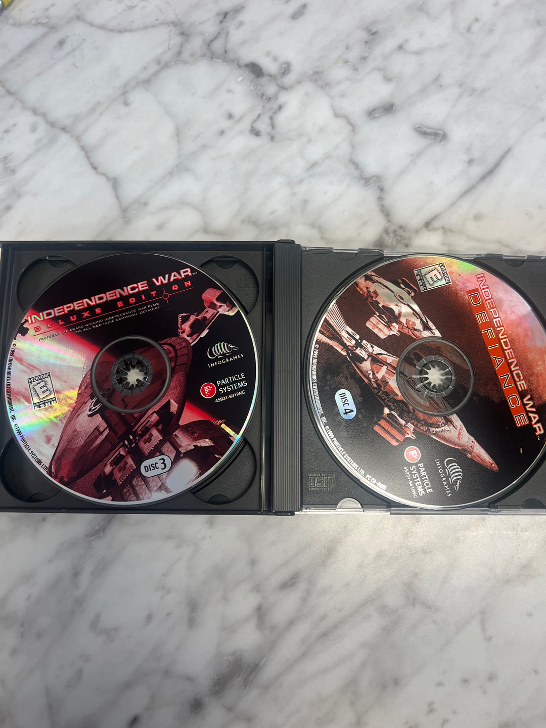 Independence War Deluxe Edition Jewel Case  PC CD-ROM    PC8124