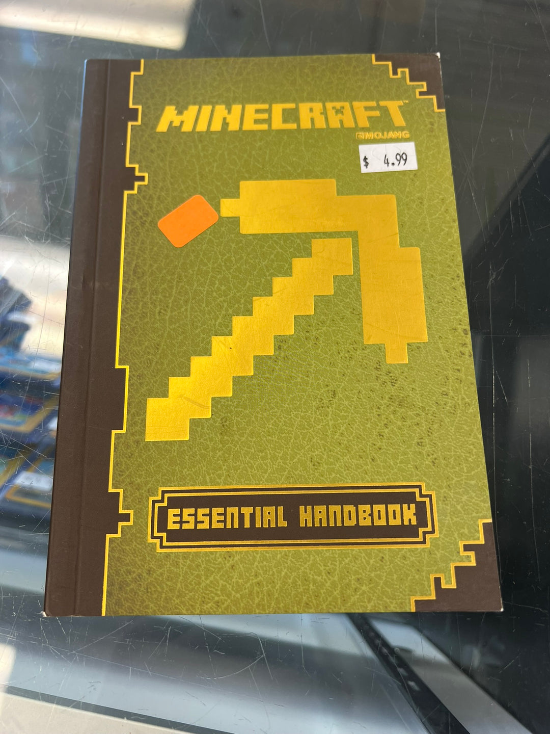 Mojang Minecraft Essential Handbook ST101526