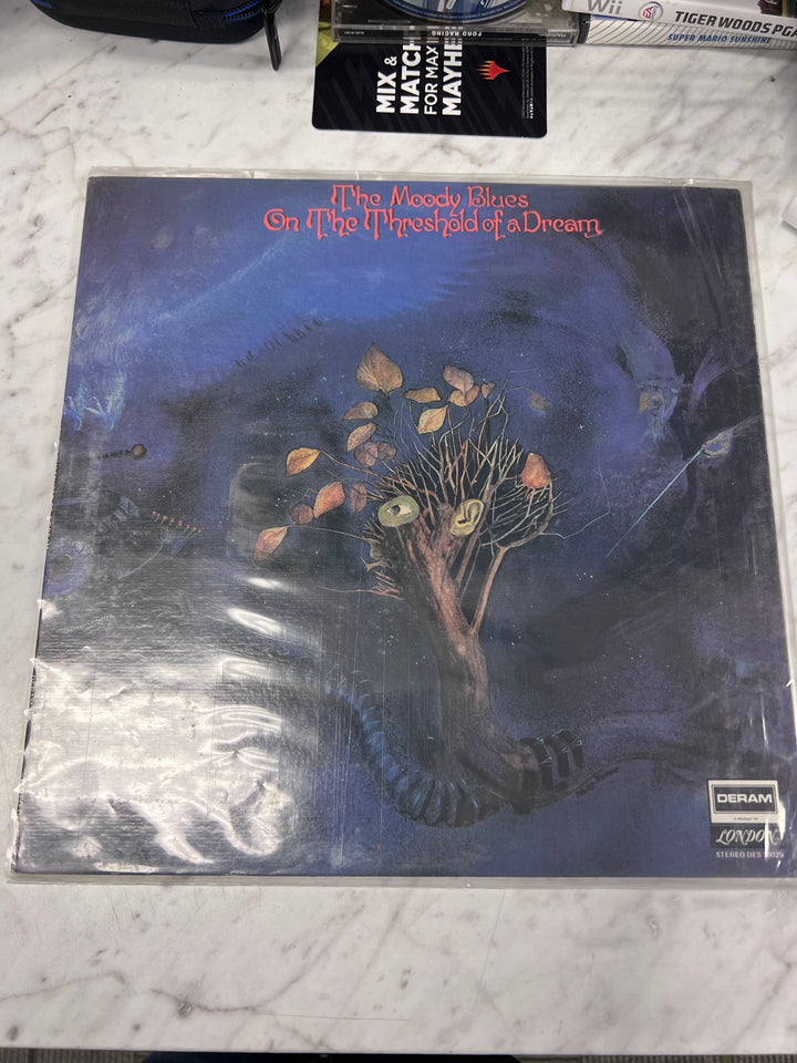 The Moody Blues - On the Threshold of a Dream VG+ Condition Record VR11925