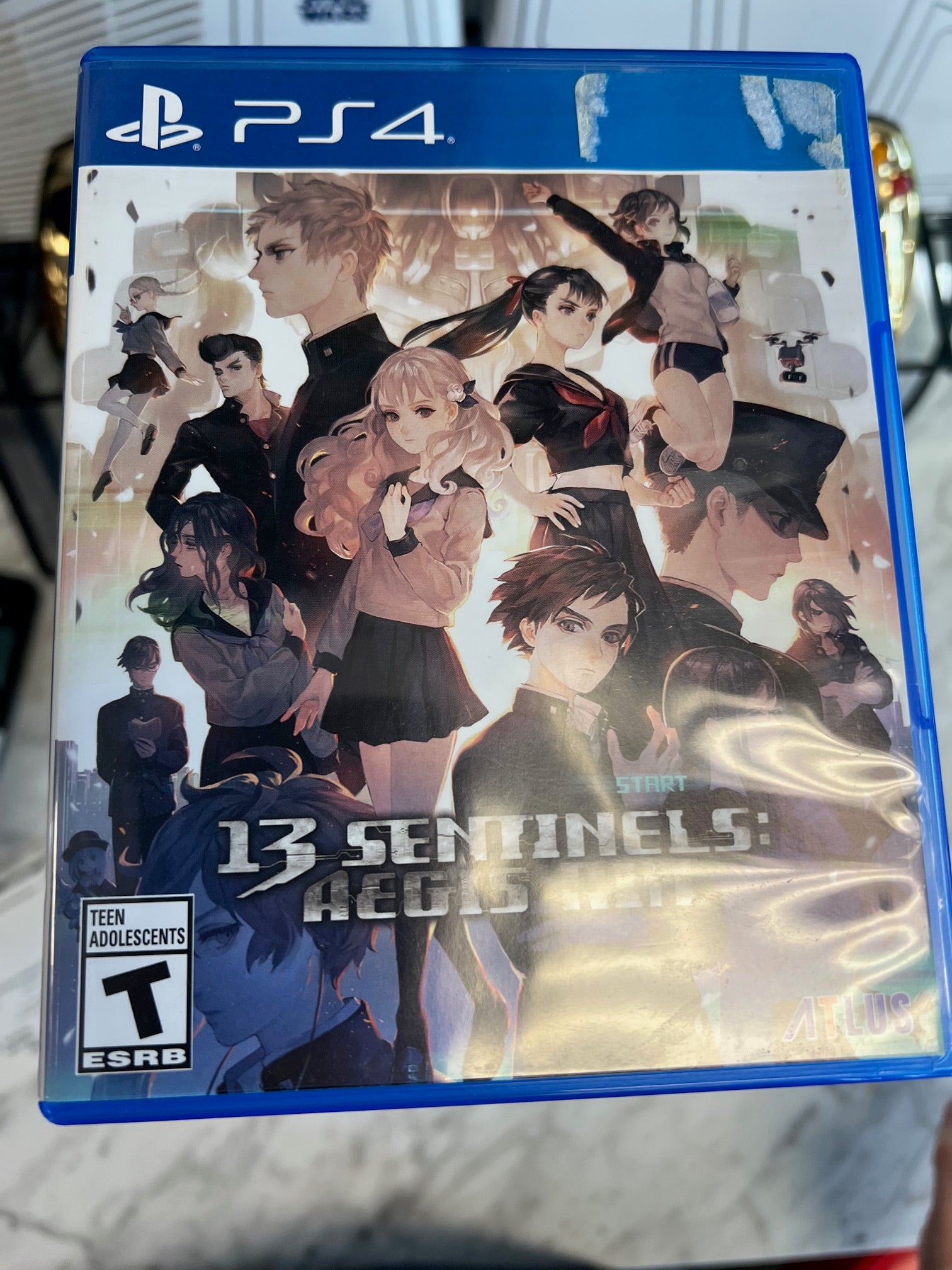13 Sentinels: Aegis Rim PS4 - Version UK - Neuf Sous Blister