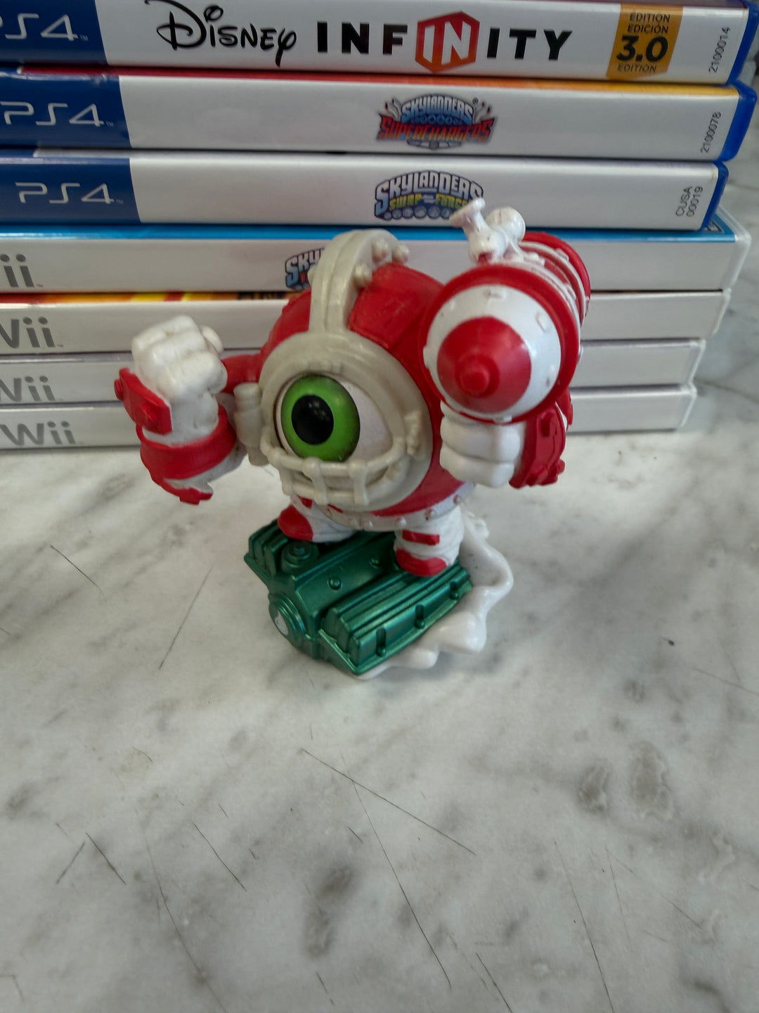 Skylanders Missile Tow Dive Clops Figure SL31426