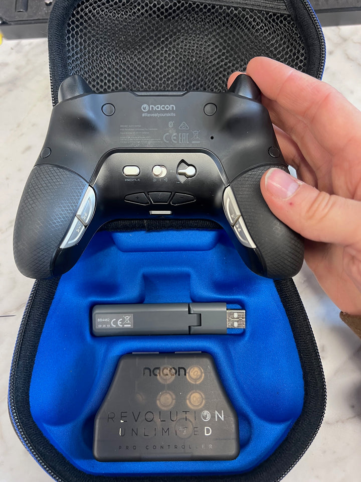 Nacon Revolution Unlimited Pro Wireless Controller PlayStation 4 - Black PS4 UA111325