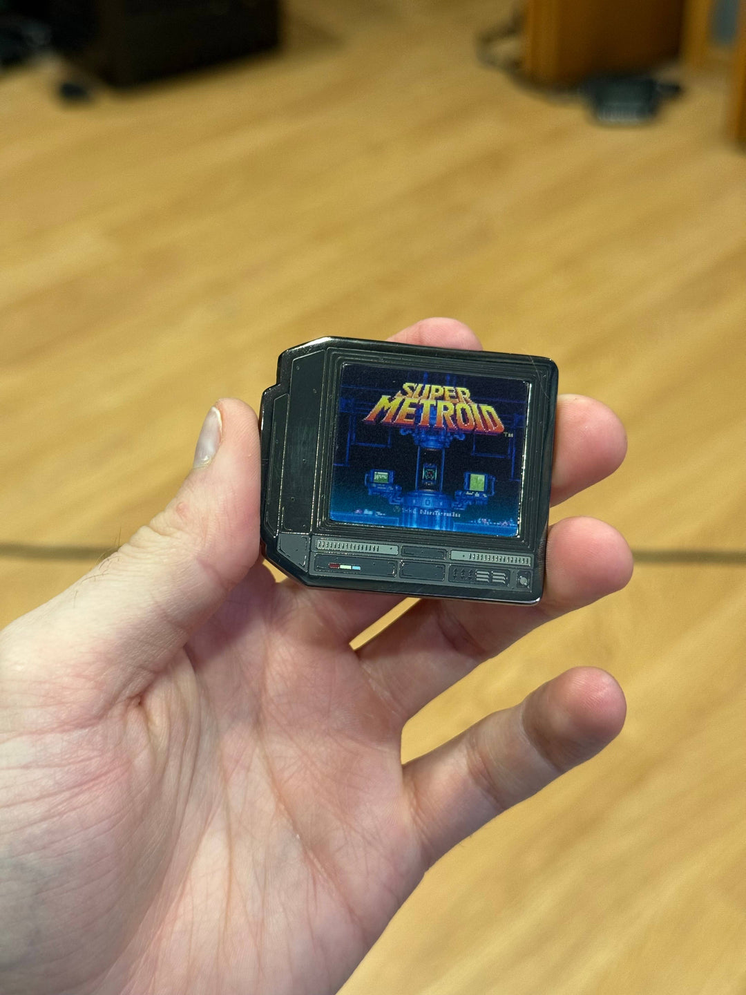 2.5" Lenticular Super Metroid CRTV Enamel Pin - NE32726