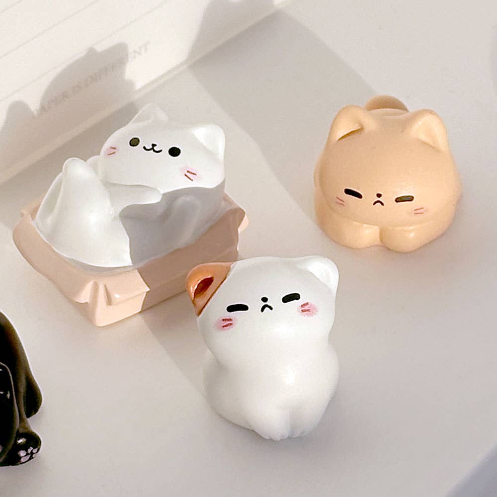 Random Cozy Cat Miniature Figure– Blind Box Series NE33126